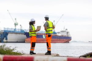 personnel maritime logistique entretien